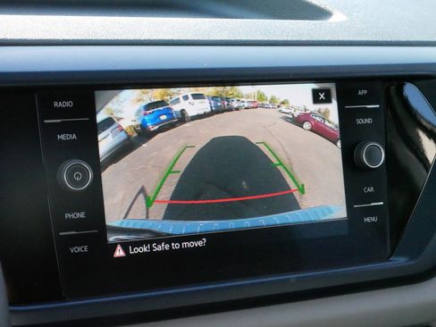 Certified 2022 Volkswagen Taos SE image 31