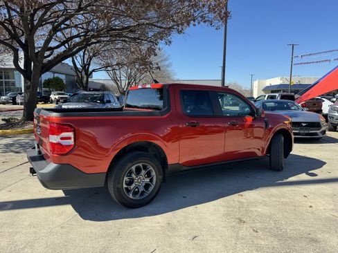 Certified 2022 Ford Maverick XLT w/ XLT Luxury Package image 6