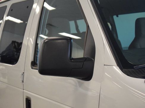 Used 2014 Ford E-350 and Econoline 350 XLT image 11
