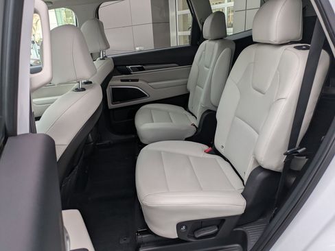 Used 2022 Kia Telluride S image 30