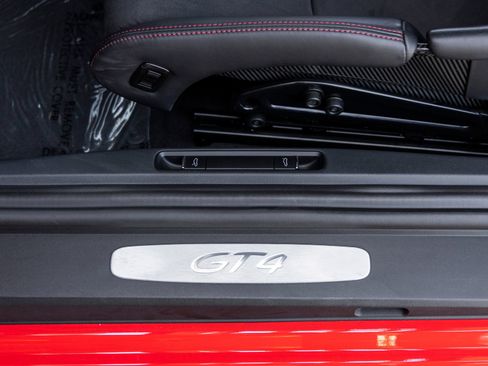 Certified 2023 Porsche 718 Cayman GT4 RWD image 33