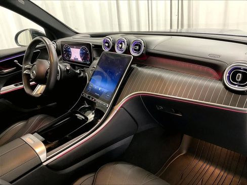 Used 2025 Mercedes-Benz GLC 300 4MATIC image 14