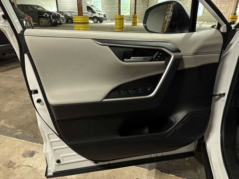 Used 2023 Toyota RAV4 Limited AWD/4WD image 32