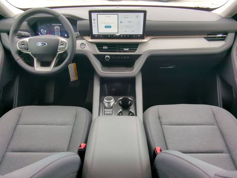 New 2026 Ford Explorer Active RWD image 13
