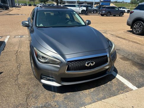 Used 2015 INFINITI Q50 Premium w/ Navigation Package RWD image 11