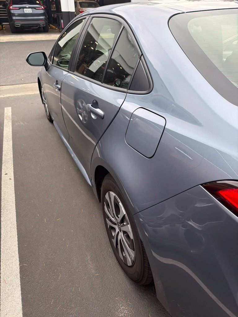 Used 2022 Toyota Corolla LE FWD image 7