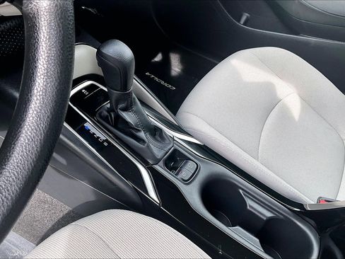 Used 2022 Toyota Corolla LE image 16