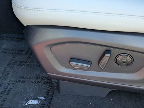 New 2026 Ford Explorer Platinum image 24