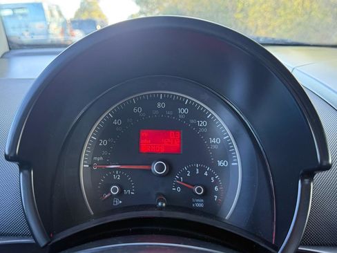 Used 2009 Volkswagen Beetle S FWD image 16