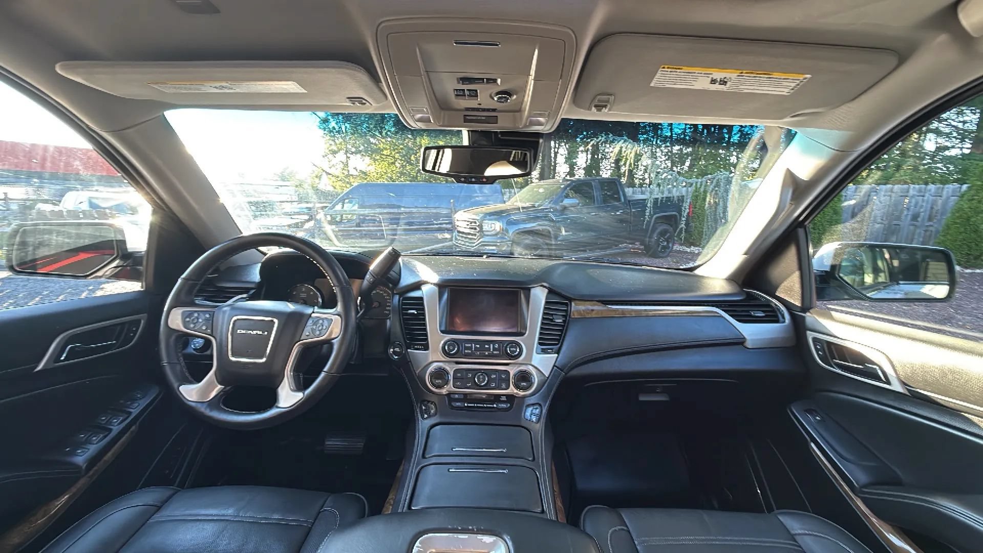 Used 2016 GMC Yukon Denali w/ Open Road Package AWD/4WD image 23