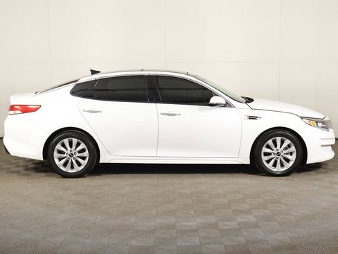 Used 2018 Kia Optima EX w/ Premium Package image 18