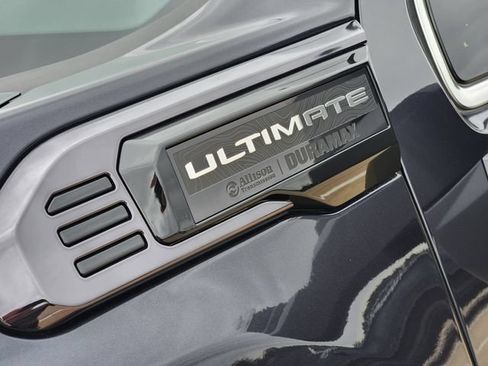 Used 2025 GMC Sierra 2500 Denali Ultimate AWD/4WD image 9