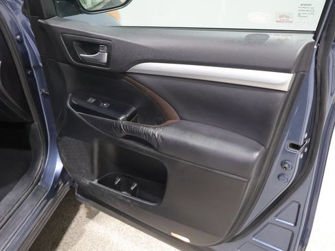 Used 2016 Toyota Highlander XLE AWD/4WD image 26