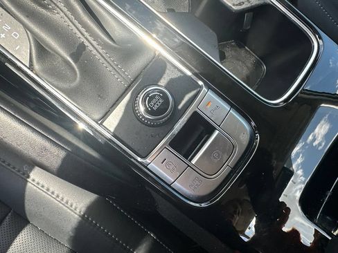 Used 2025 Kia Telluride S FWD image 24