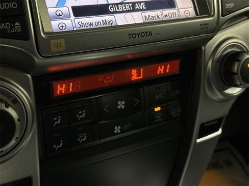 Used 2012 Toyota 4Runner Limited image 16