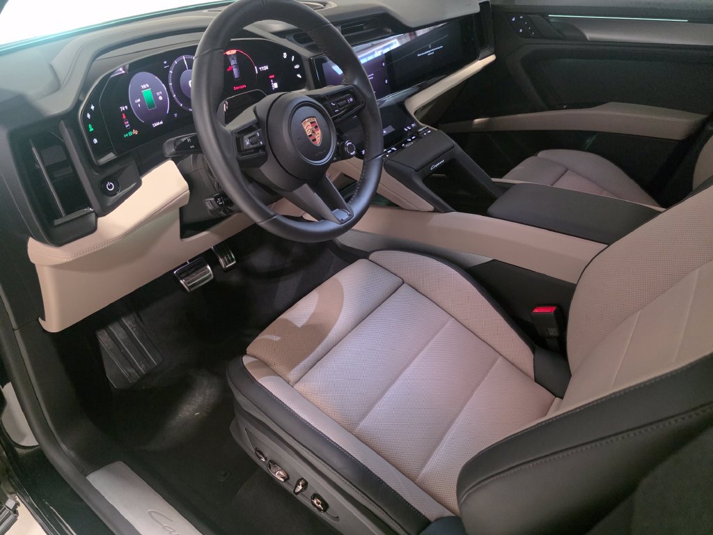 Certified 2026 Porsche Cayenne Electric AWD/4WD image 5