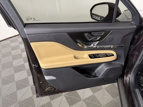 Used 2023 Lincoln Corsair Reserve w/ Equipment Group 201A image 13