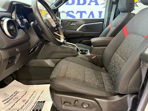 Used 2023 Chevrolet Colorado Z71 w/ Z71 Convenience Package 2 AWD/4WD image 11