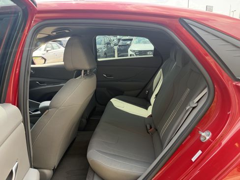 Certified 2022 Hyundai Elantra SEL FWD image 22