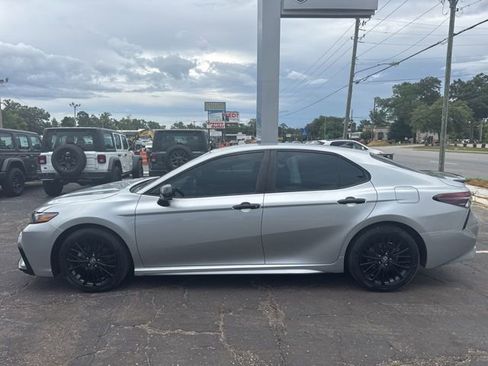 Used 2021 Toyota Camry SE FWD image 6
