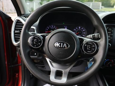 Certified 2021 Kia Soul LX FWD image 29