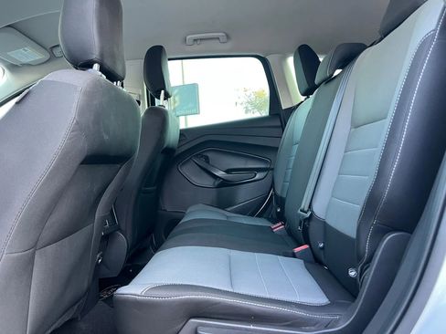 Used 2019 Ford Escape S image 10