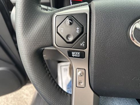 Used 2022 Toyota 4Runner SR5 Premium image 18