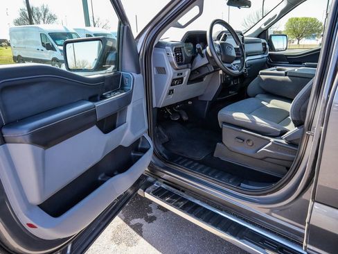 Used 2025 Ford F150 XLT w/ Equipment Group 301A Standard image 24
