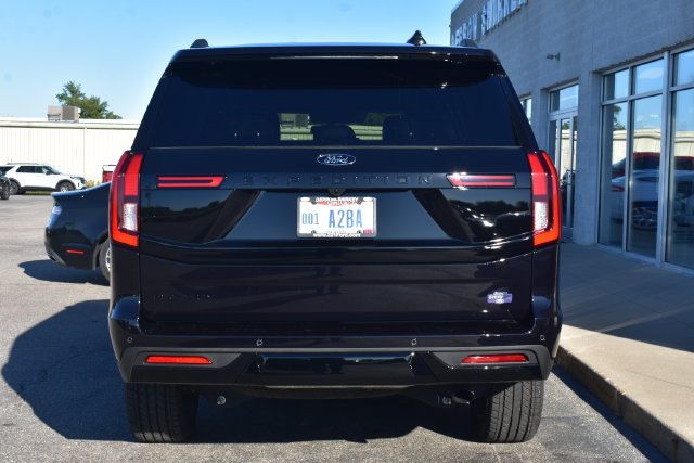 Used 2025 Ford Expedition Platinum w/ Stealth Performance Package AWD/4WD image 13