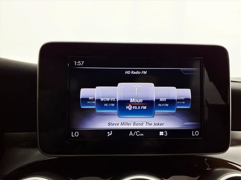 Used 2018 Mercedes-Benz C 300 4MATIC Sedan image 18