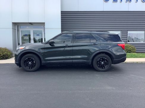 Certified 2023 Ford Explorer XLT w/ Equipment Group 202A AWD/4WD image 2