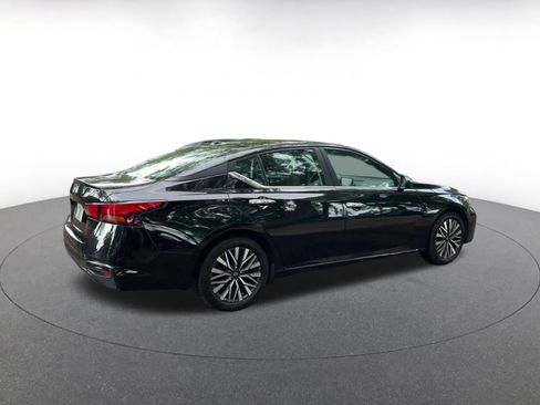 Used 2025 Nissan Altima 2.5 SV image 15