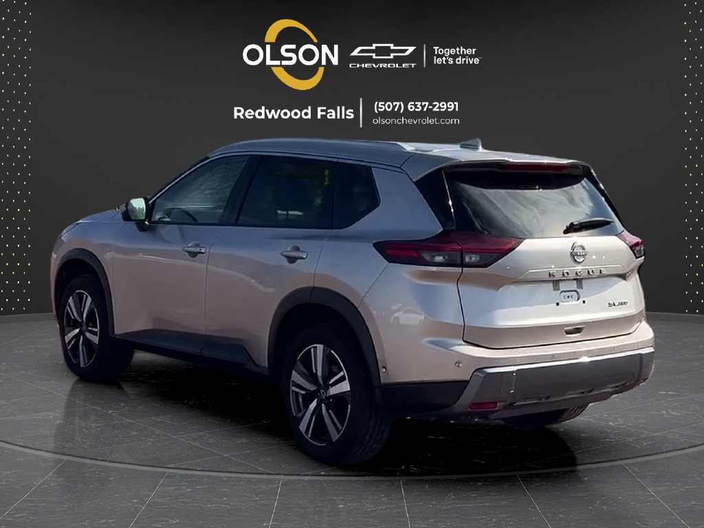 Used 2024 Nissan Rogue SL AWD/4WD image 3