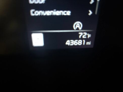 Used 2023 Kia Soul LX w/ LX Technology Package FWD image 9