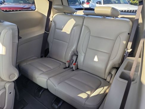 Used 2018 GMC Acadia Denali w/ Technology Package image 12