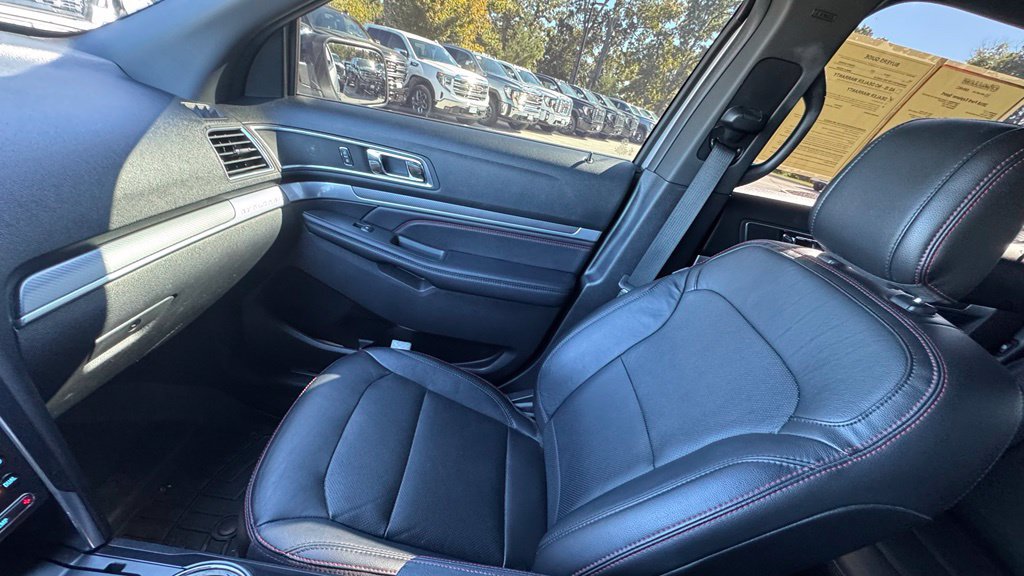Used 2018 Ford Explorer Sport w/ Ford Safe & Smart Package AWD/4WD image 29