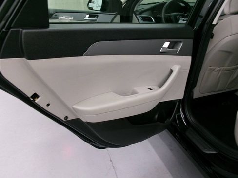 Used 2017 Hyundai Sonata SE FWD image 23