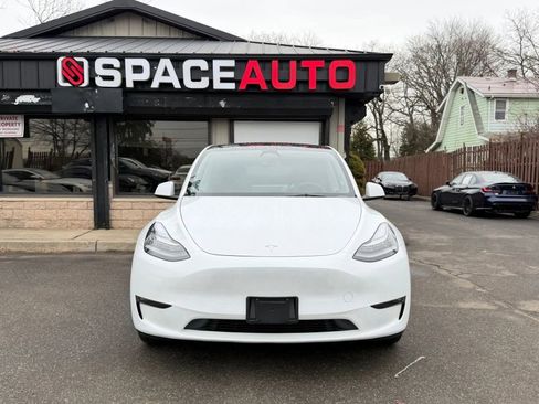 Used 2023 Tesla Model Y AWD image 2