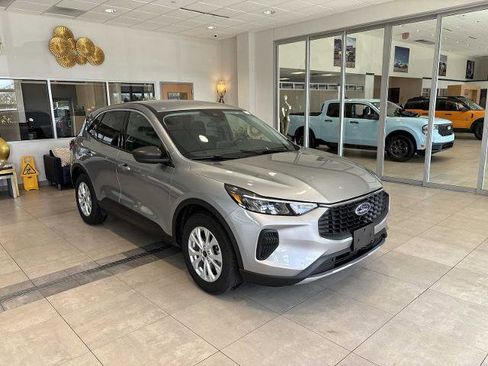 Certified 2024 Ford Escape Active FWD image 1