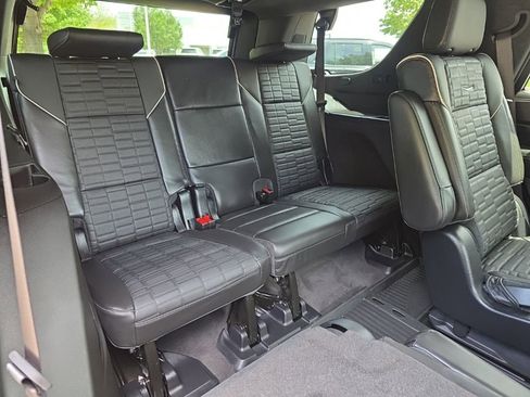 Certified 2025 Cadillac Escalade V w/ LPO, ONYX Package AWD/4WD image 23