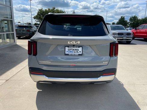 New 2026 Kia Sorento S AWD/4WD image 6