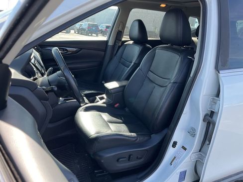 Used 2017 Nissan Rogue SL w/ SL Premium Package image 18