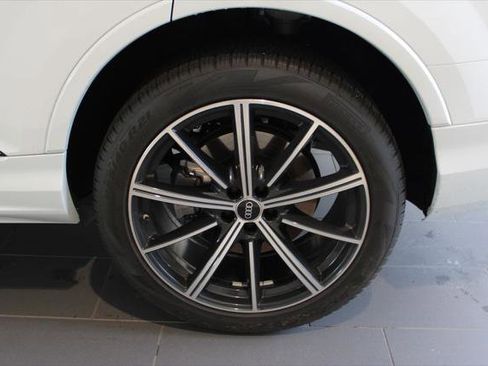 Certified 2025 Audi Q7 2.0T Premium Plus AWD/4WD image 38