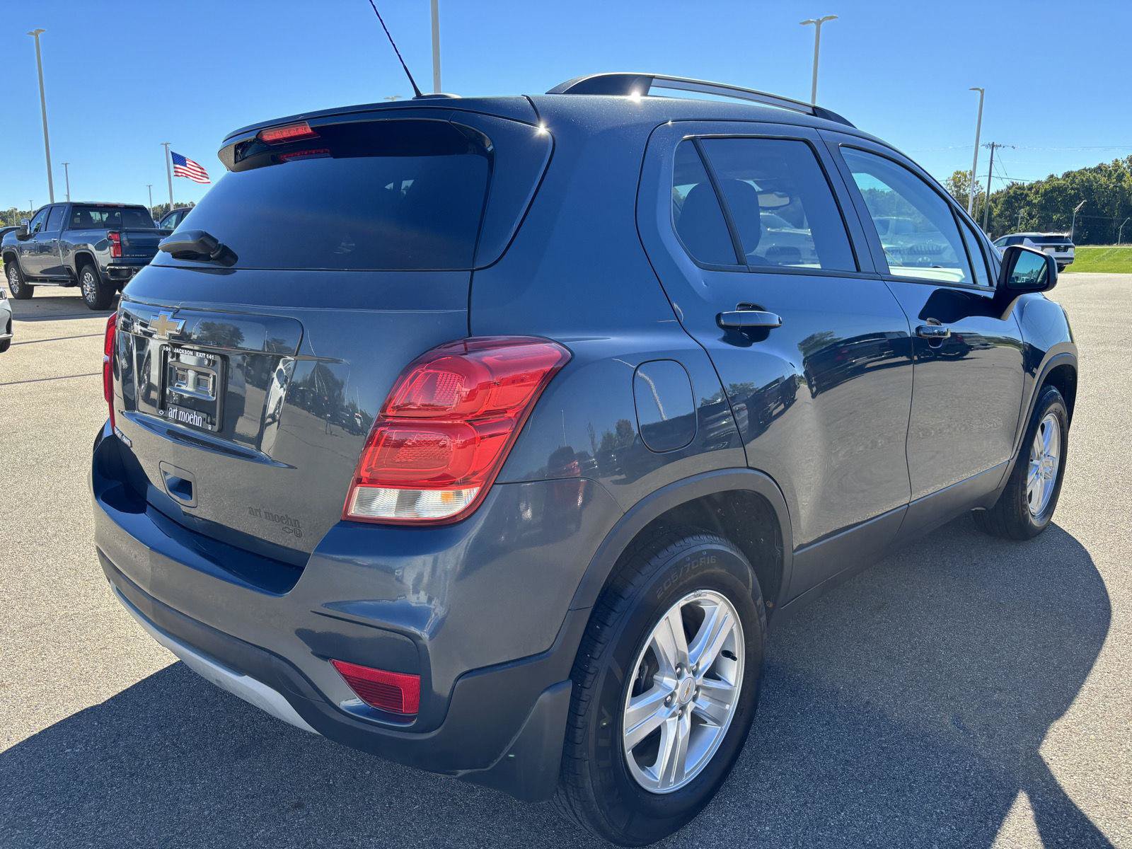 Used 2021 Chevrolet Trax LT w/ Premium Seat Package AWD/4WD image 5