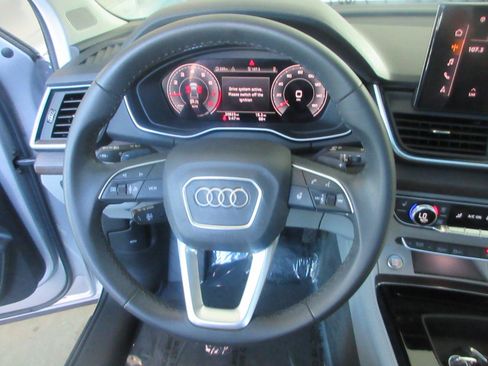Used 2024 Audi Q5 2.0T Premium Plus w/ Premium Plus Package AWD/4WD image 55