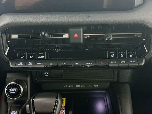 Used 2025 Toyota Land Cruiser w/ Premium Package image 18