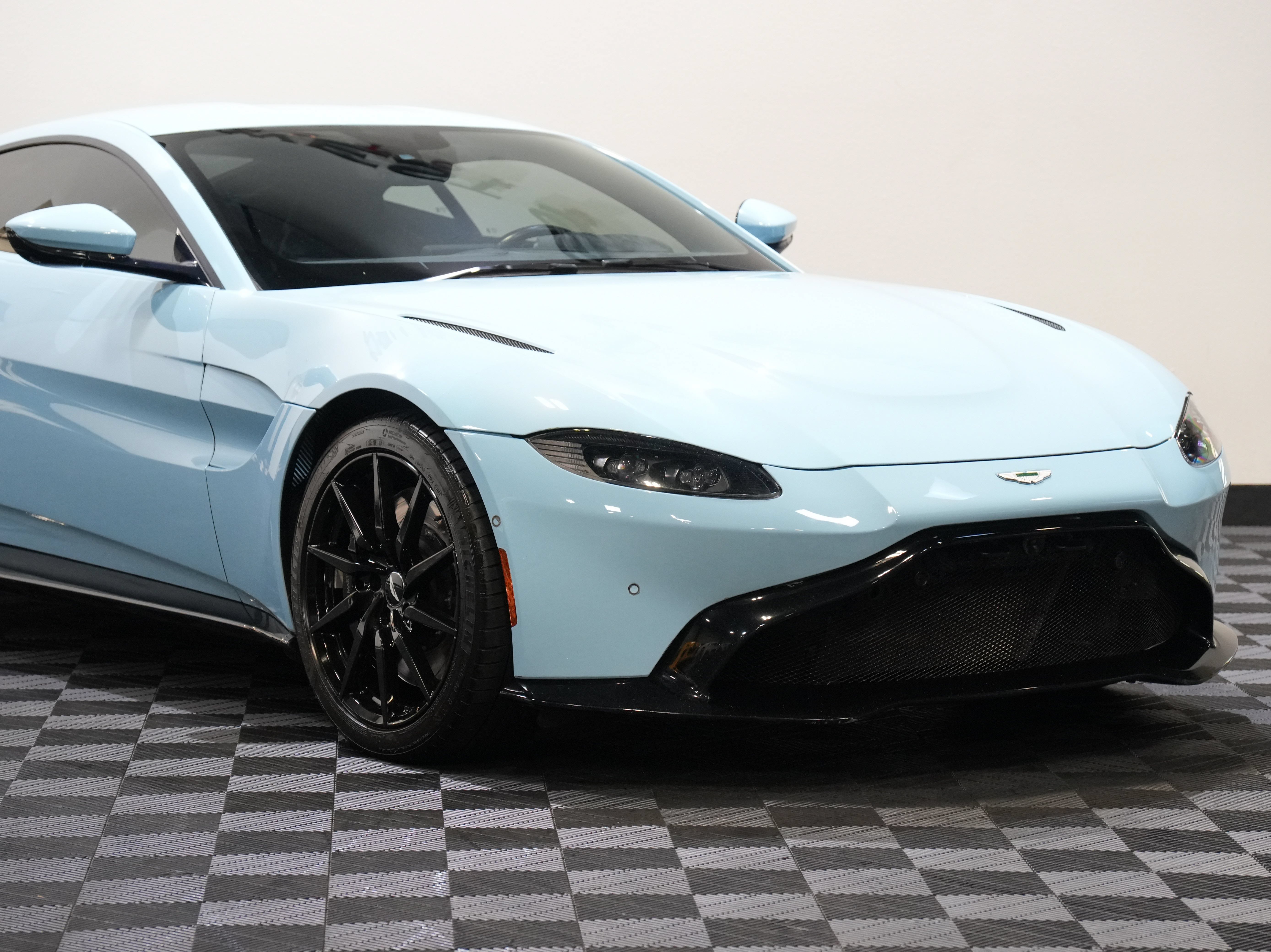 Used 2020 Aston Martin V8 Vantage Coupe RWD image 9