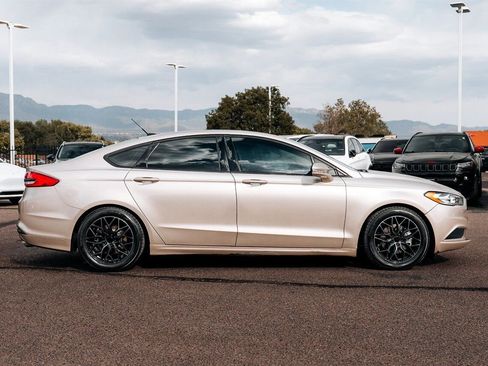 Used 2018 Ford Fusion SE FWD image 8