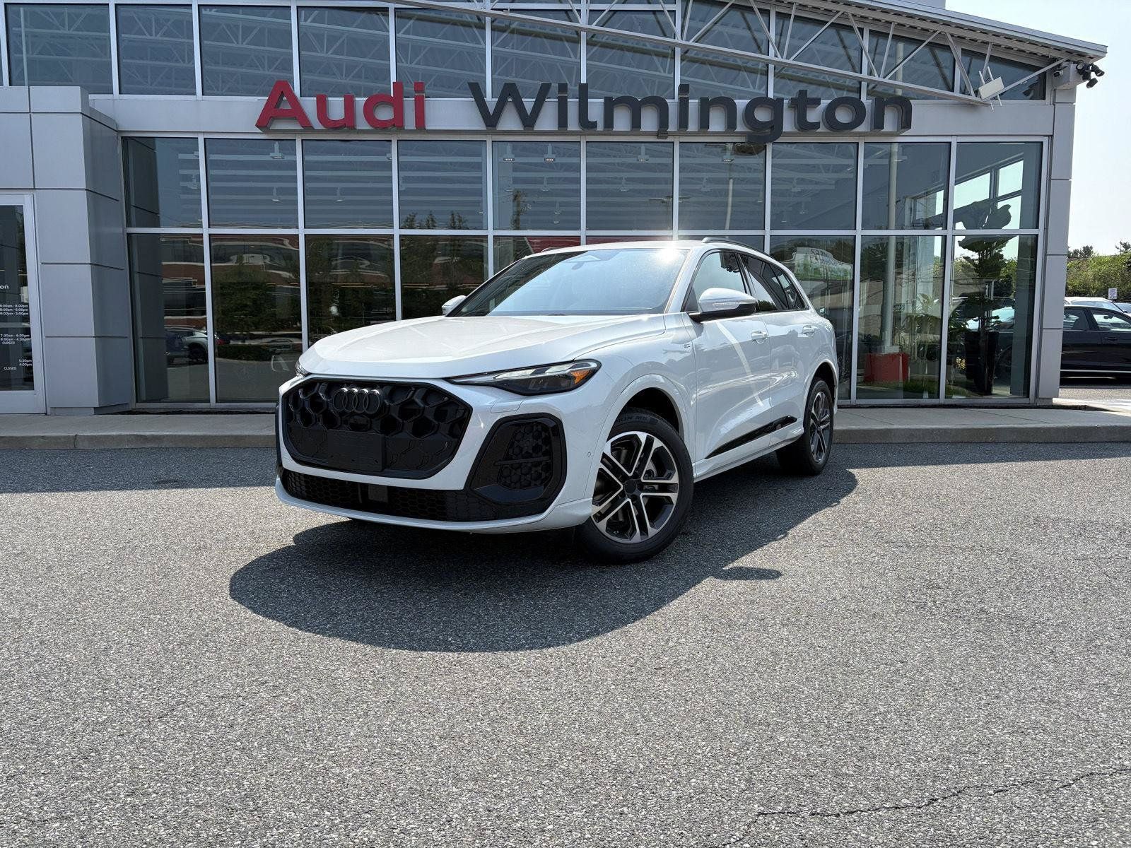 New 2026 Audi Q5 2.0T AWD/4WD image 1