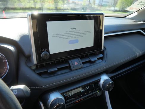 Certified 2025 Toyota RAV4 XLE AWD/4WD image 23